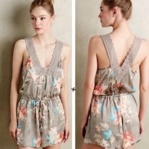 Anthropologie eloise gray floral lacy satiny romper pjs loungewear, size med